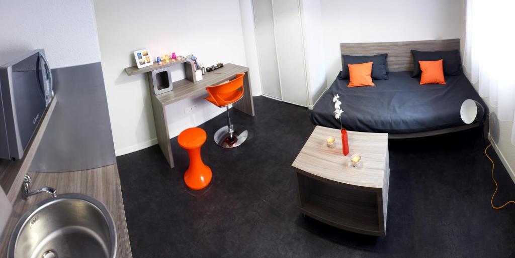 Uxco Omega Rouen Apartment Ruang foto