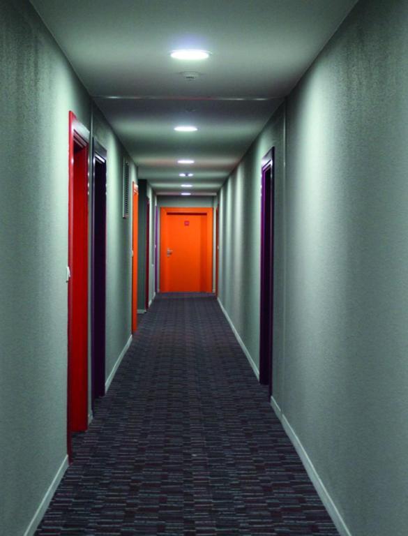 Uxco Omega Rouen Apartment Bagian luar foto
